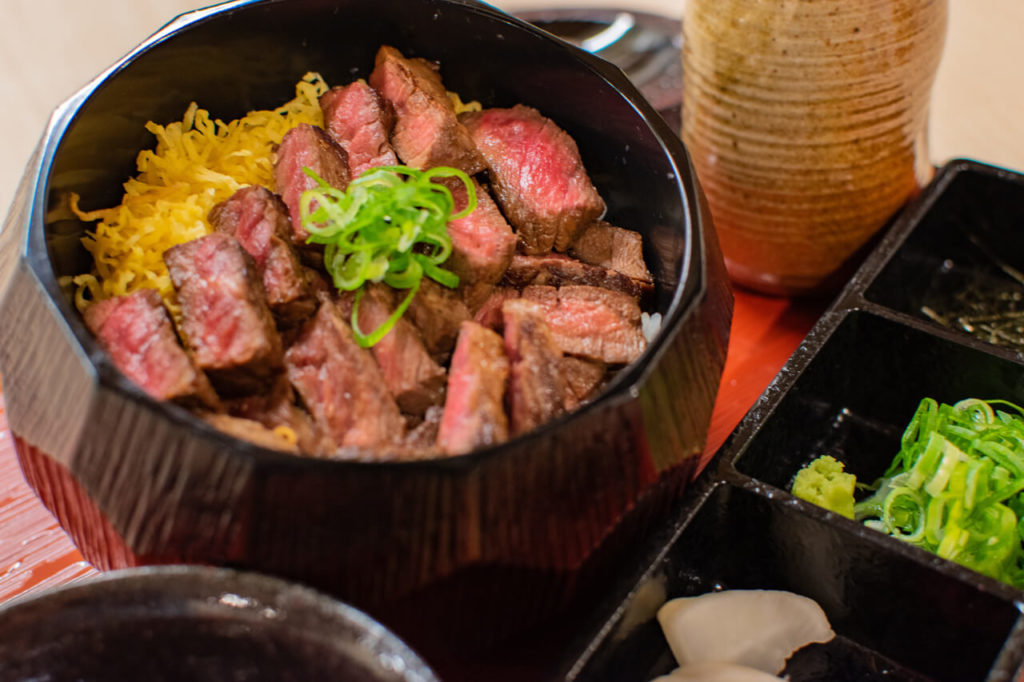 肉まぶし専門店 稀 京都祇園で贅沢な焼肉ランチを